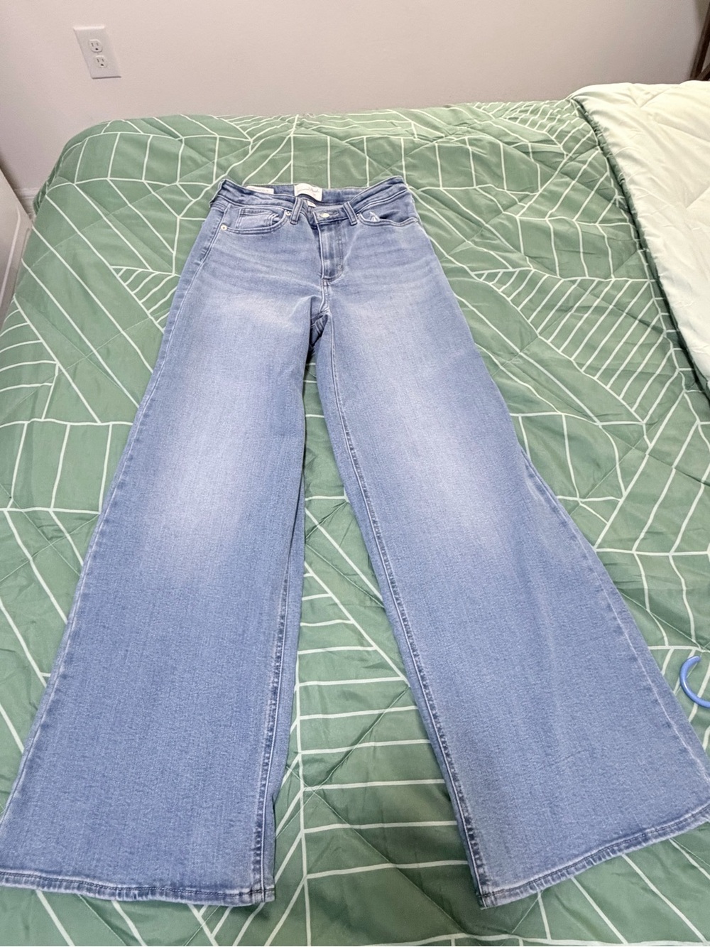 Universal Thread Light Wash Bootcut Jeans
